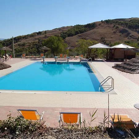Ciolino With Pool Resuttano